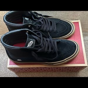 Skateboard shoes. Brand- vans